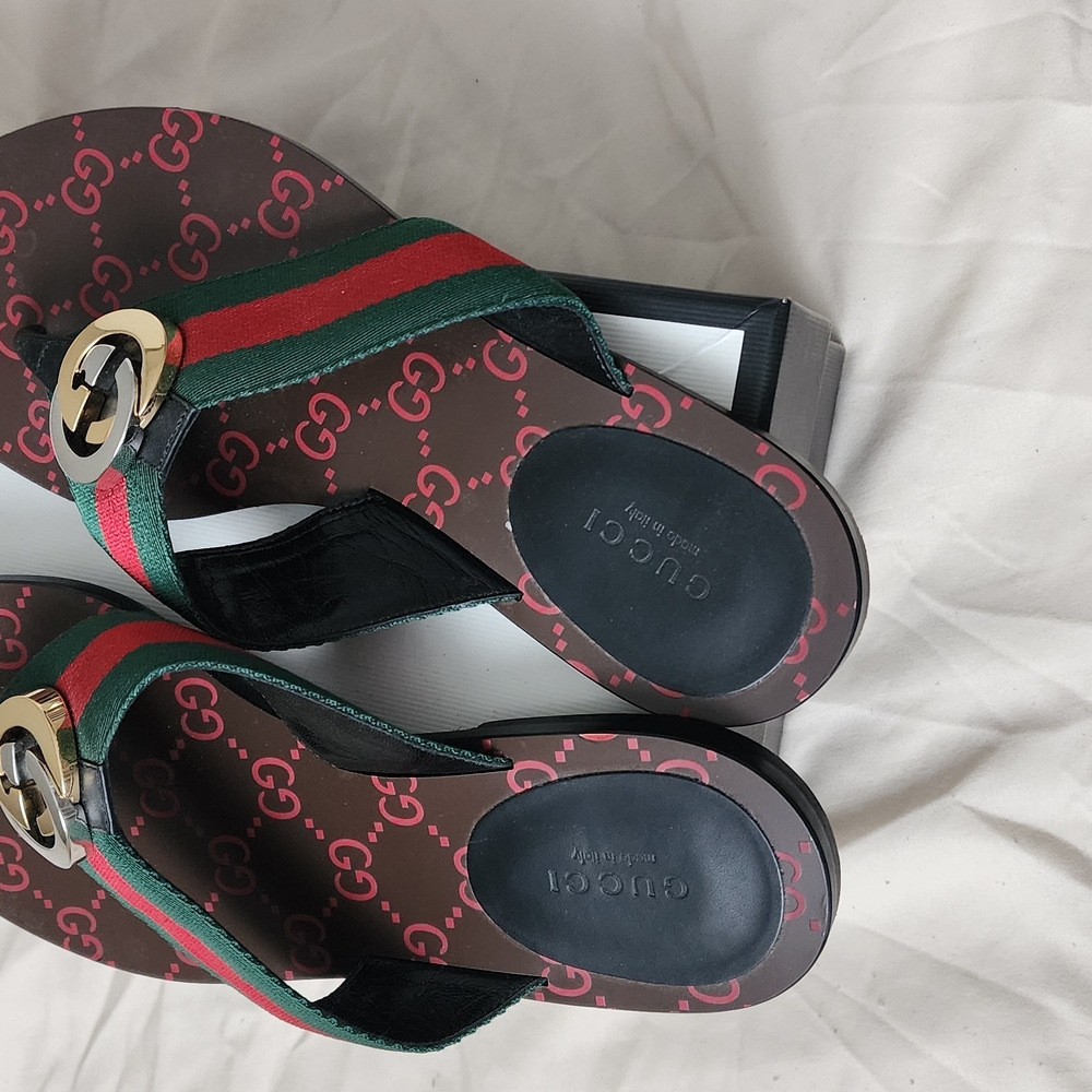 Gucci Women's Brown and Green Sandals